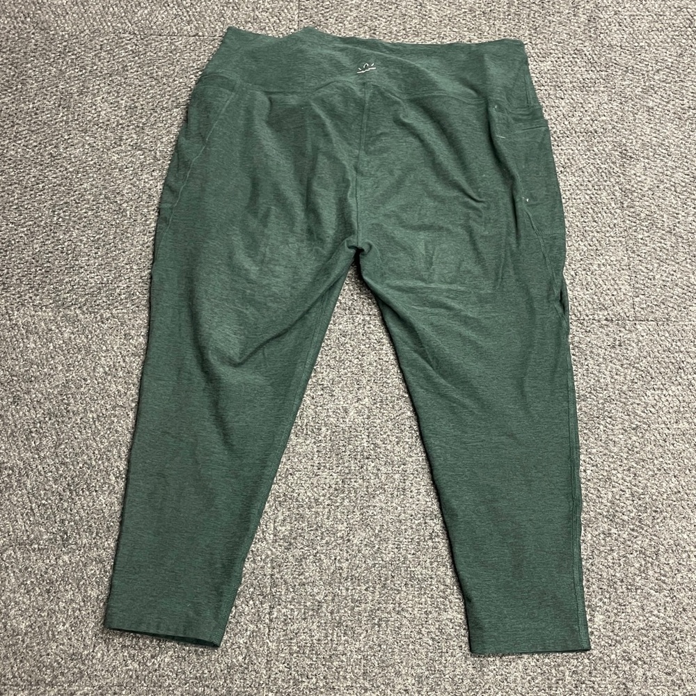 Beyond yoga heathered green work out leggings 3X capri casual stretch workout - Picture 3 of 4